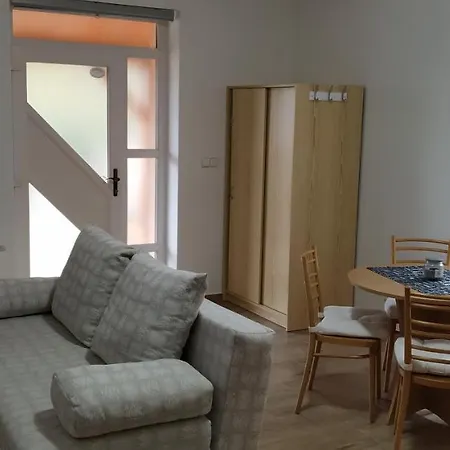 Проживание в семье Na Vyhlidce 143